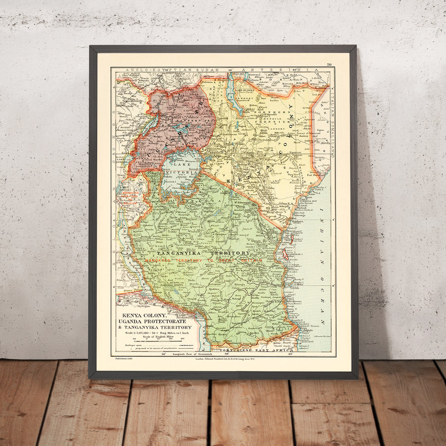 Ancienne carte coloniale du Kenya, Ouganda, Rwanda et Tanzanie par Edward Stanford, 1926 : Nairobi, Kampala, lac Victoria, Kilimandjaro, chemin de fer de l&