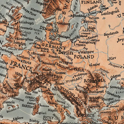 Old WW2 World Map by Manning, 1943: "Target Berlin" Bomber Distance Chart