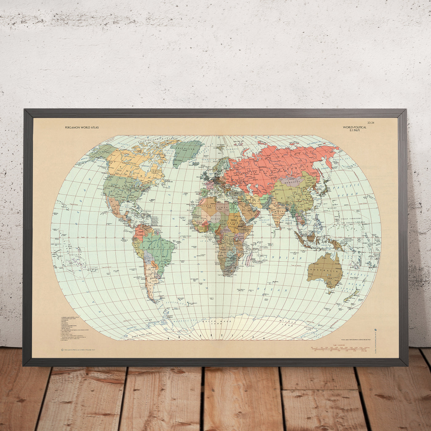 Carte du monde politique de l’Ancienne carte du monde par , 1967 : ère de la guerre froide, frontières politiques détaillées, projection unique